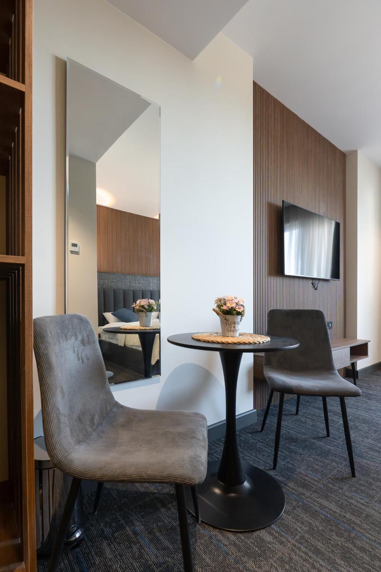 Nova Luxe Hotel & Residences Батуми Экстерьер фото