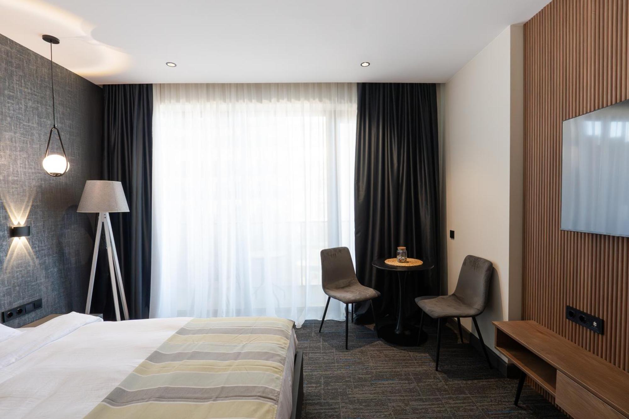 Nova Luxe Hotel & Residences Батуми Экстерьер фото