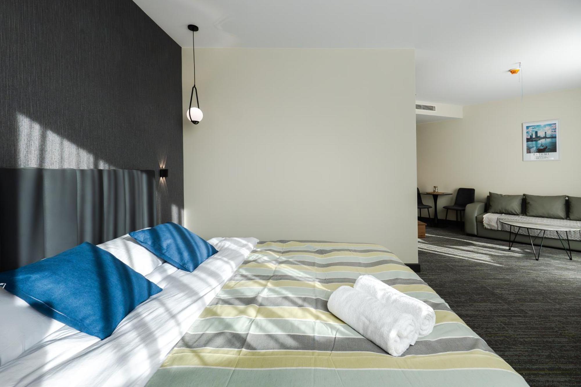 Nova Luxe Hotel & Residences Батуми Экстерьер фото