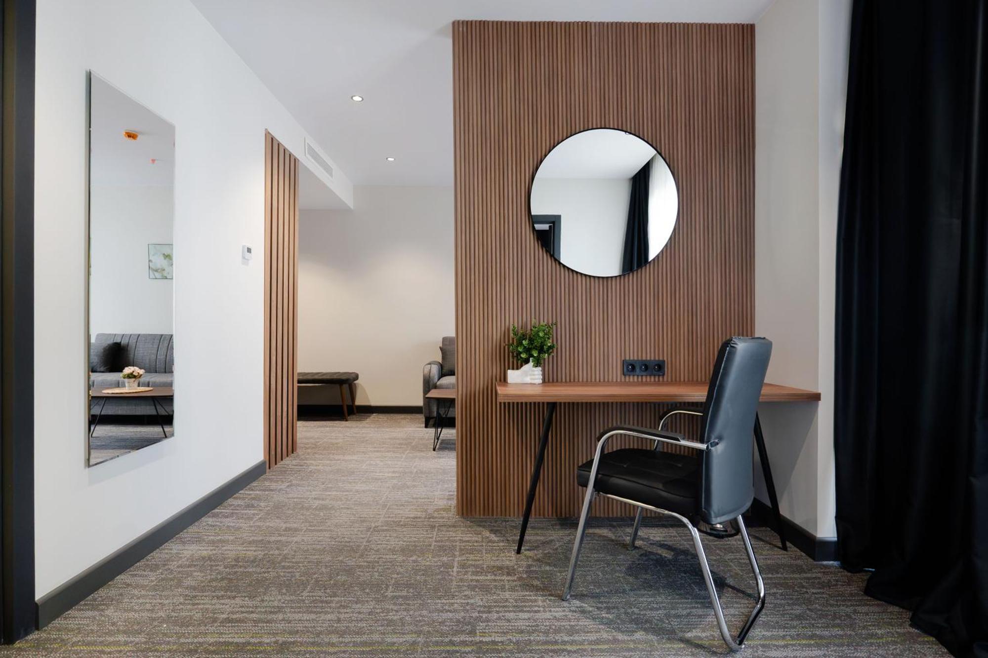 Nova Luxe Hotel & Residences Батуми Экстерьер фото
