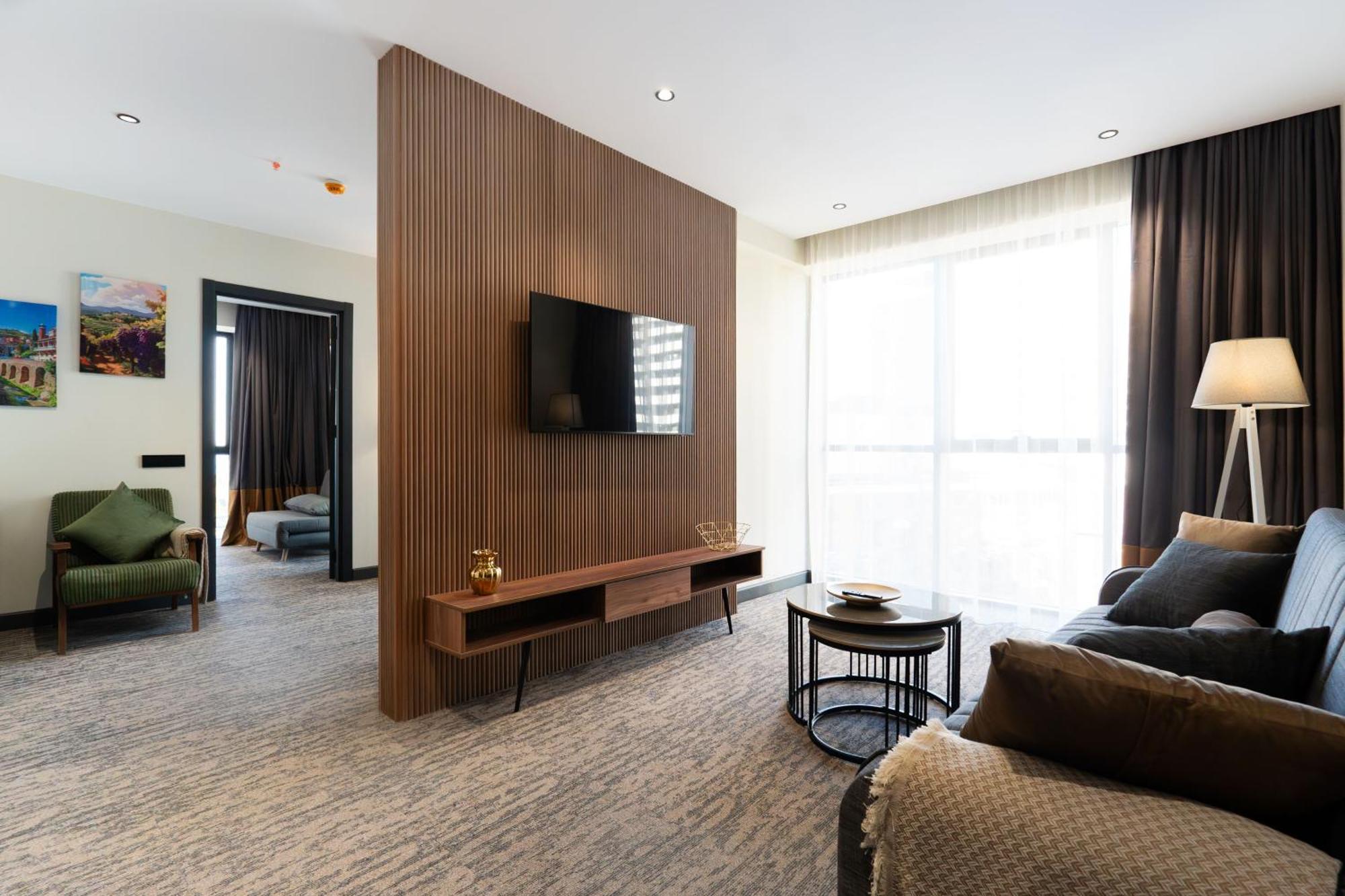 Nova Luxe Hotel & Residences Батуми Экстерьер фото